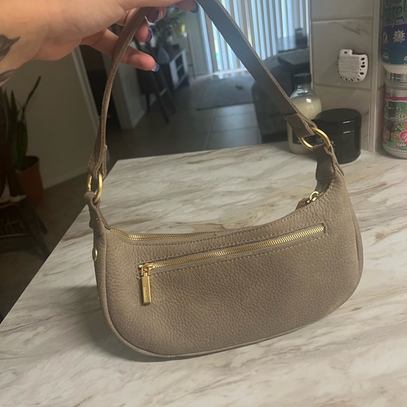 Hammitt - Picture 3 of 5